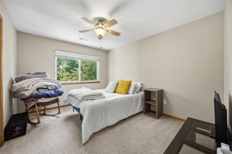 452 N Mckenzie Lane North Liberty IA 52317