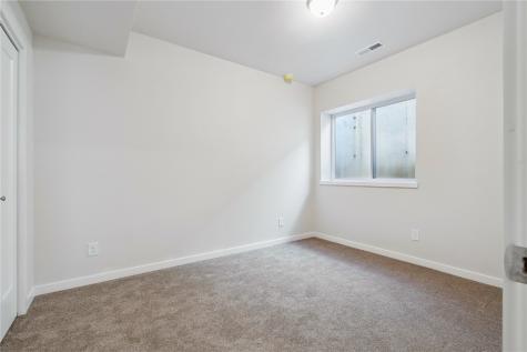 7106 Waterview Drive SW Cedar Rapids IA 52404