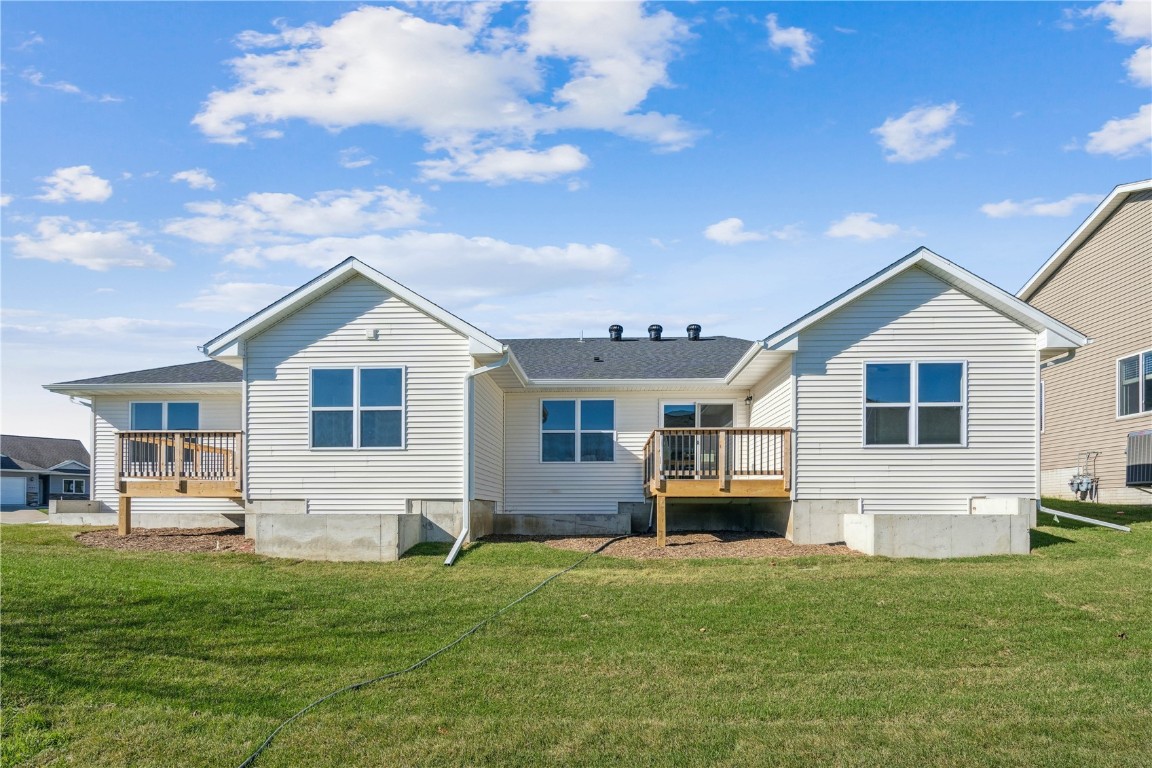 7106 Waterview Drive SW Cedar Rapids IA 52404