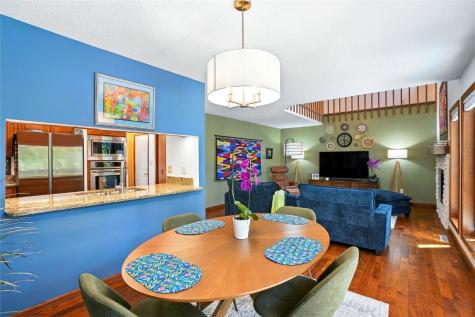 725 East Post Court Cedar Rapids IA 52403