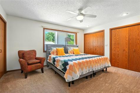 725 East Post Court Cedar Rapids IA 52403