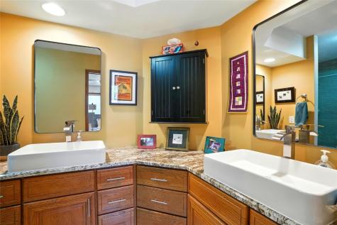 725 East Post Court Cedar Rapids IA 52403