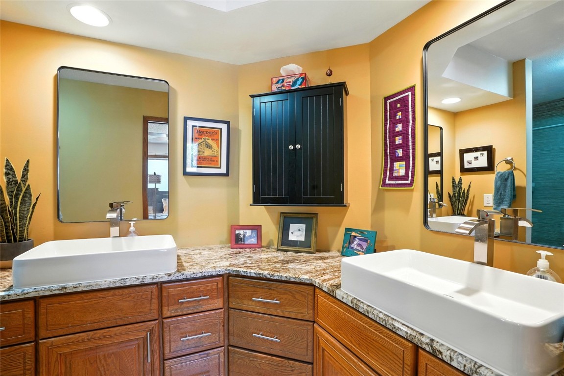 725 East Post Court Cedar Rapids IA 52403