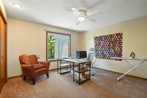 725 East Post Court Cedar Rapids IA 52403