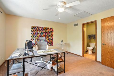 725 East Post Court Cedar Rapids IA 52403