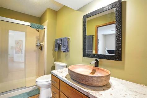 725 East Post Court Cedar Rapids IA 52403