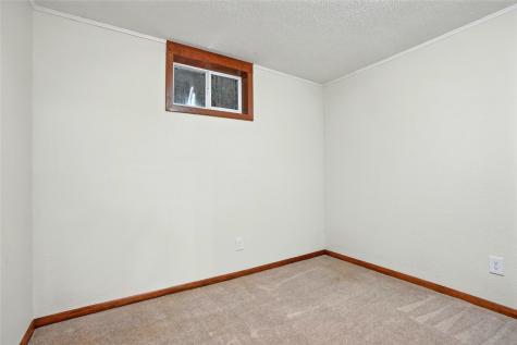 725 East Post Court Cedar Rapids IA 52403