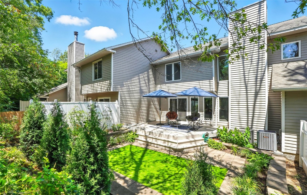 725 East Post Court Cedar Rapids IA 52403