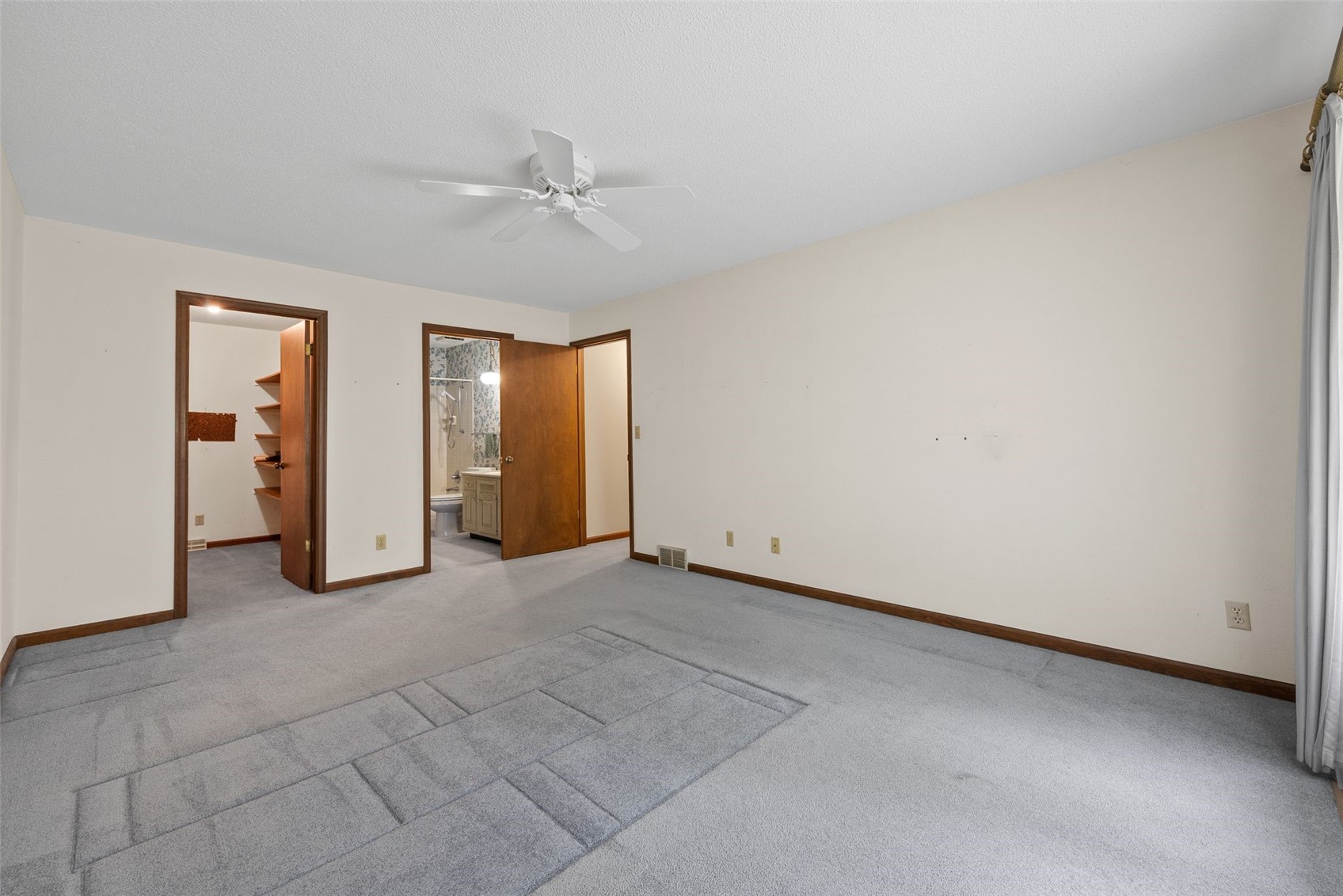 1723 Pikes Peak Court NE Cedar Rapids IA 52402