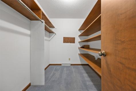 1723 Pikes Peak Court NE Cedar Rapids IA 52402
