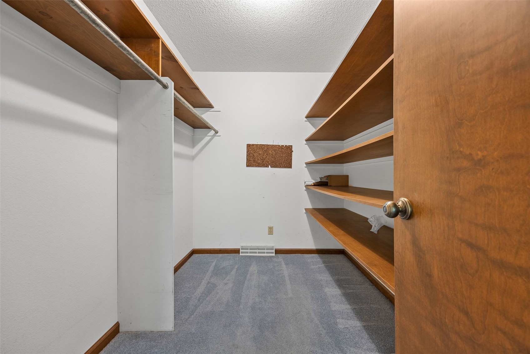 1723 Pikes Peak Court NE Cedar Rapids IA 52402