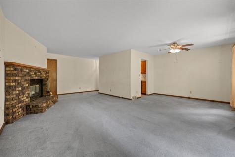 1723 Pikes Peak Court NE Cedar Rapids IA 52402