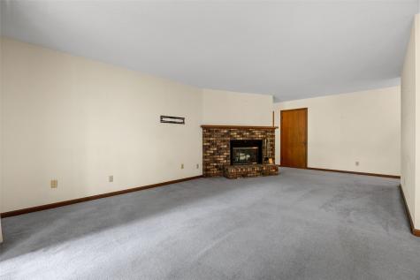 1723 Pikes Peak Court NE Cedar Rapids IA 52402