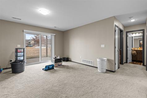 372 Tanglewood Drive Solon IA 52333