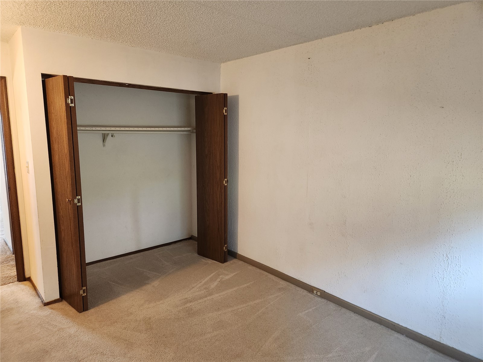 2955 Bowling Street SW Cedar Rapids IA 52404