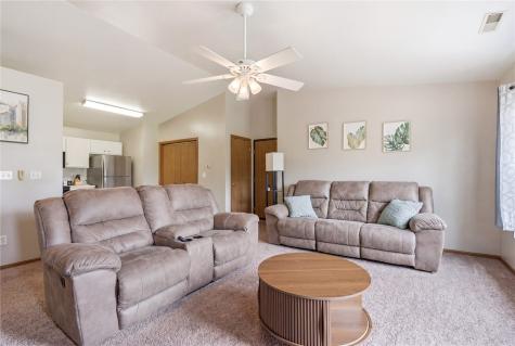 74 Miller Avenue SW Cedar Rapids IA 52404