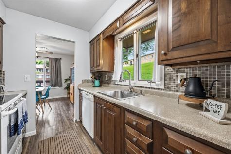 1734 Pikes Peak Court NE Cedar Rapids IA 52402