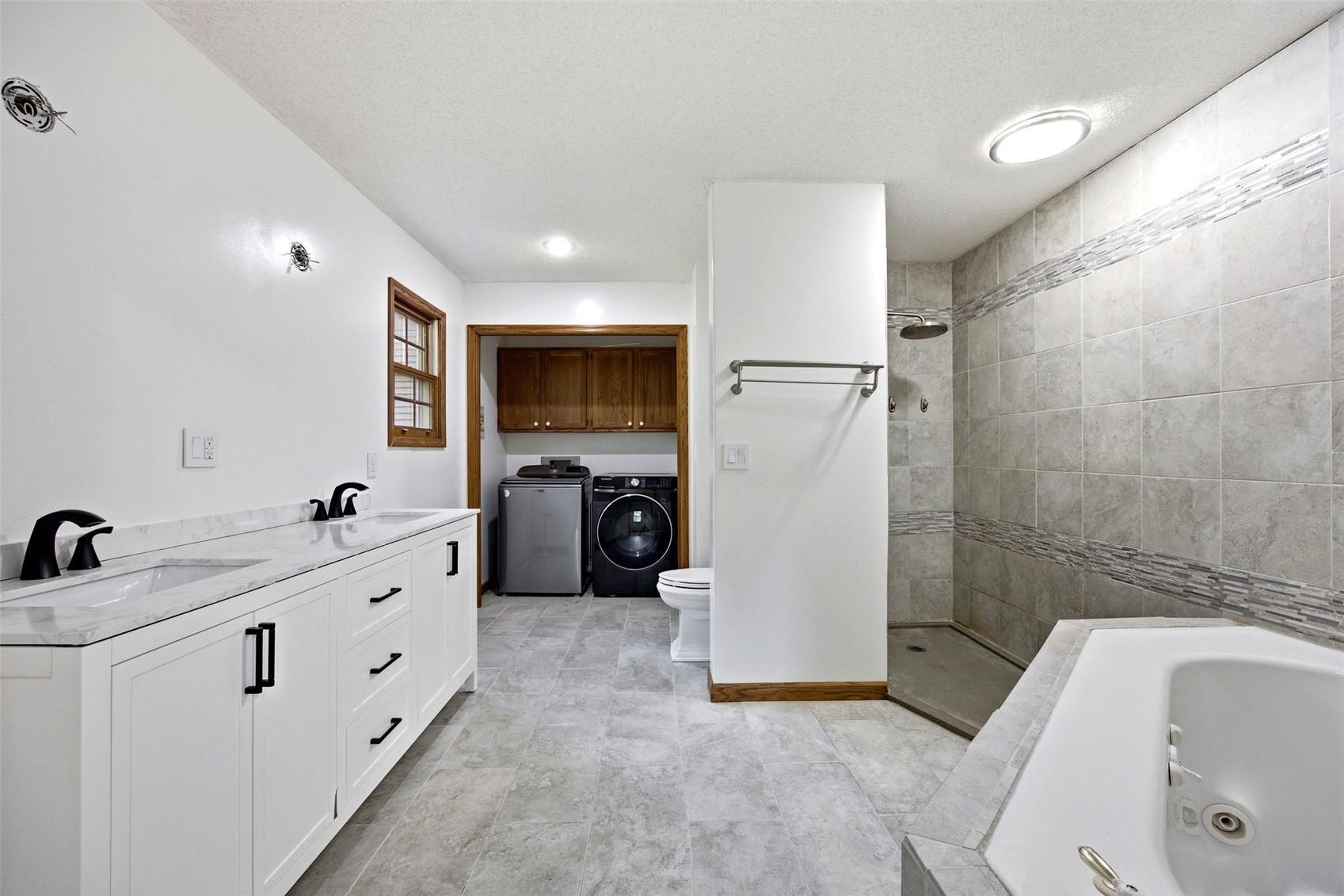 701 135th Drive Amana IA 52203