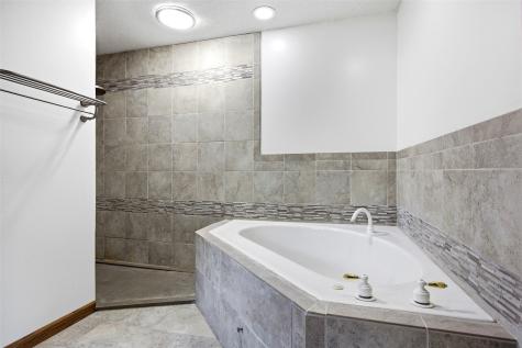 701 135th Drive Amana IA 52203