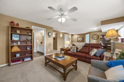 6620 Waterview Drive SW Cedar Rapids IA 52404