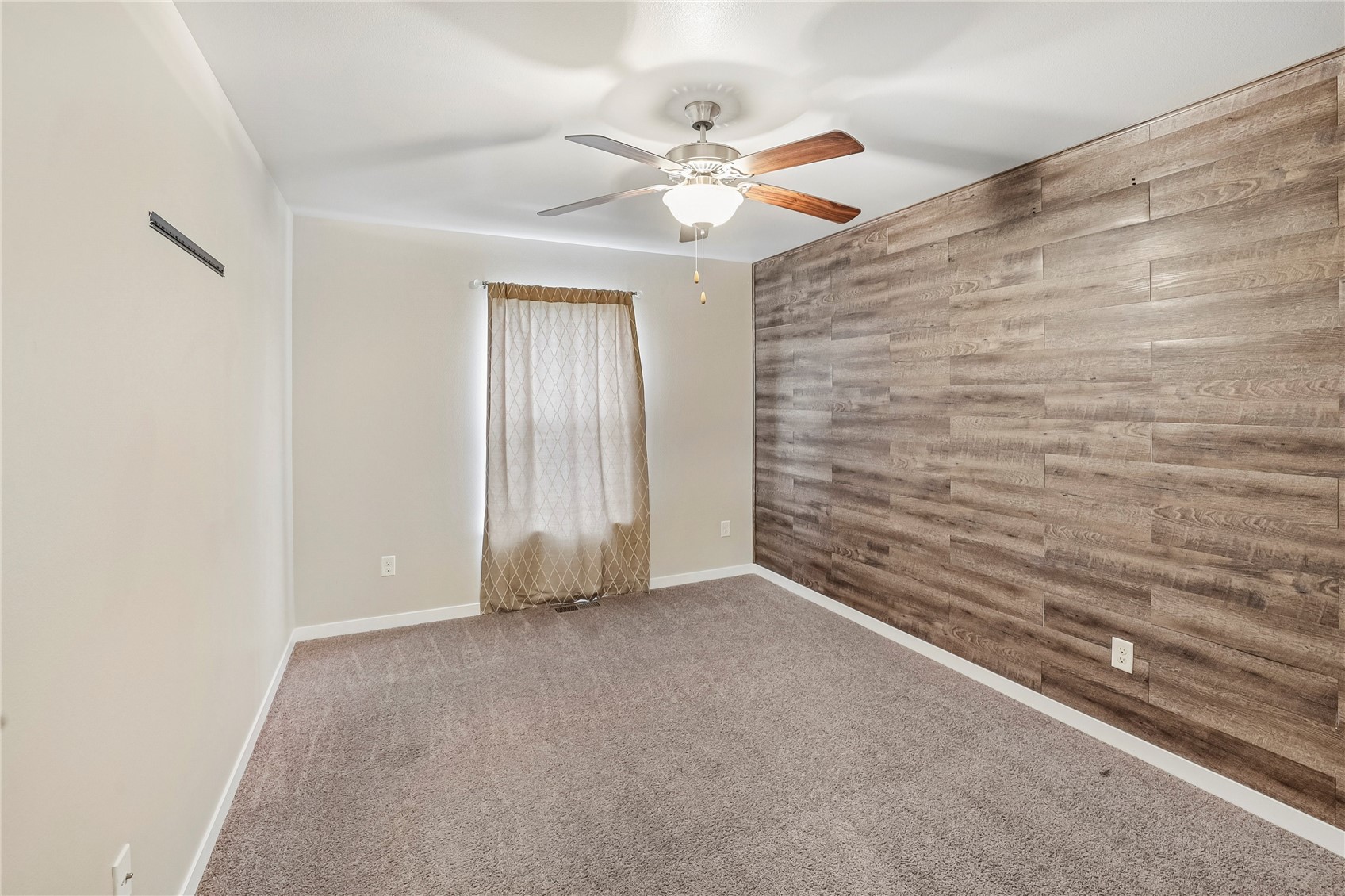 916 Jackson Street Tiffin IA 52340