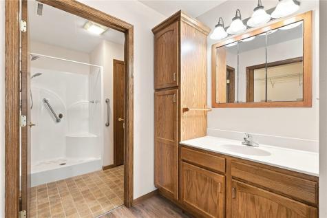 118 Cardinal Court Independence IA 50644