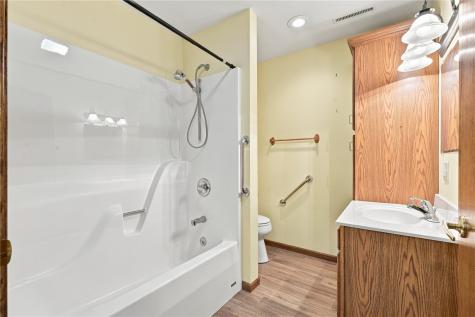 118 Cardinal Court Independence IA 50644