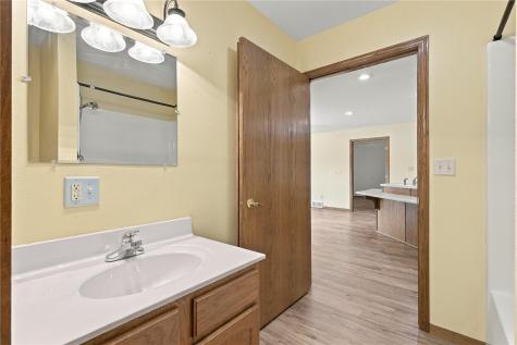 118 Cardinal Court Independence IA 50644
