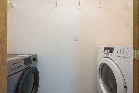 250 Cimarron Drive Hiawatha IA 52233