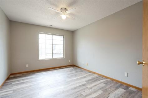 250 Cimarron Drive Hiawatha IA 52233