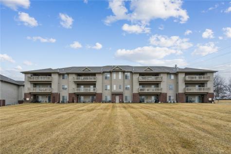 250 Cimarron Drive Hiawatha IA 52233