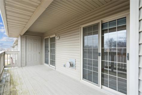 250 Cimarron Drive Hiawatha IA 52233