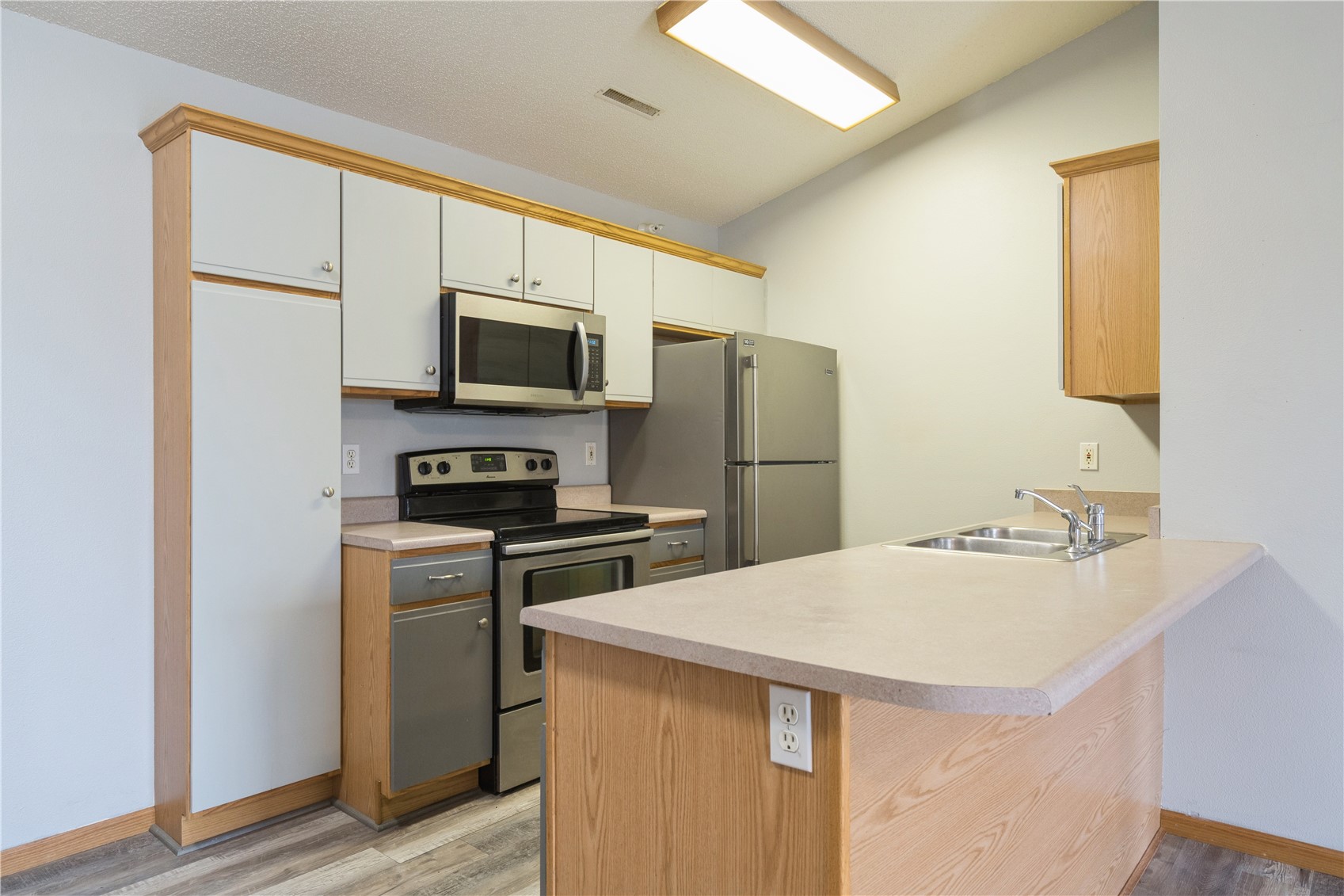 250 Cimarron Drive Hiawatha IA 52233