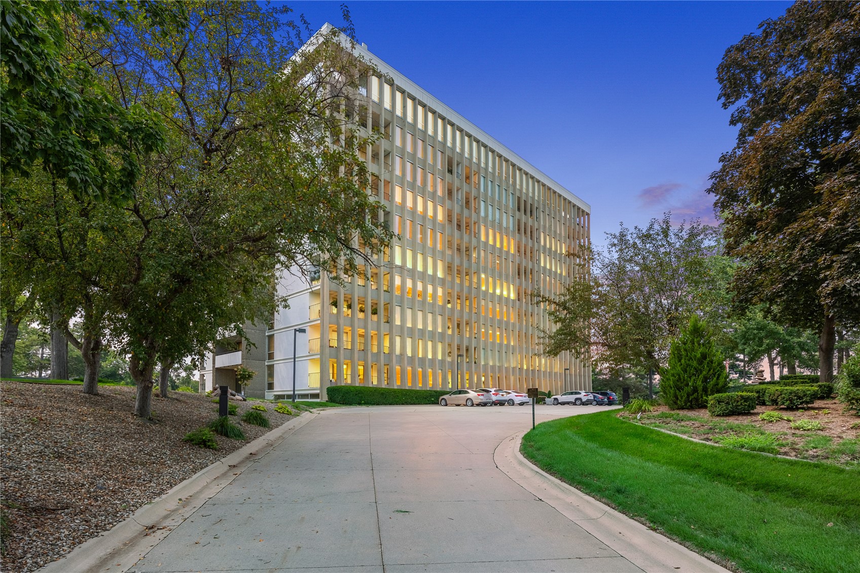 Cedar Rapids IA, 2222 1ST Avenue NE, Unit 107