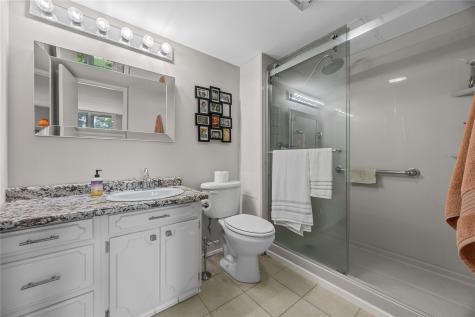 2222 1st Avenue NE Cedar Rapids IA 52402