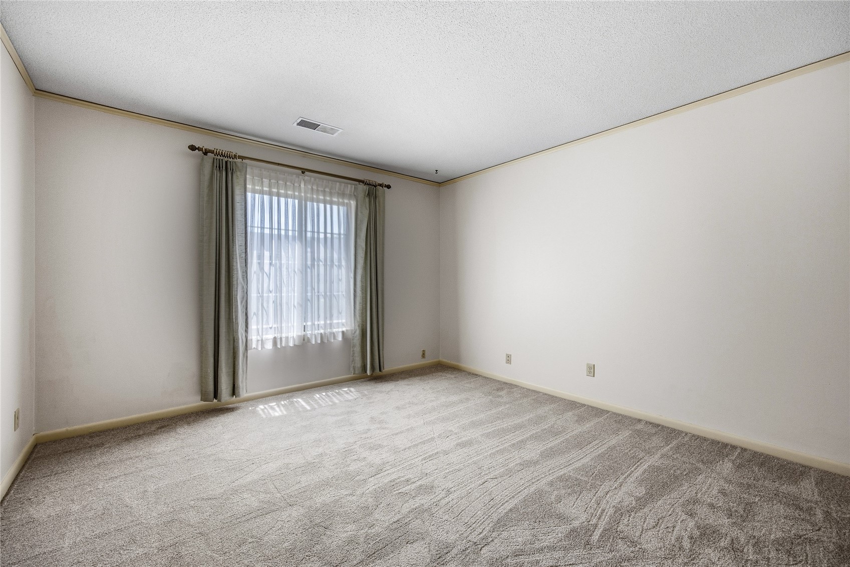 130 Thompson Drive SE Cedar Rapids IA 52403