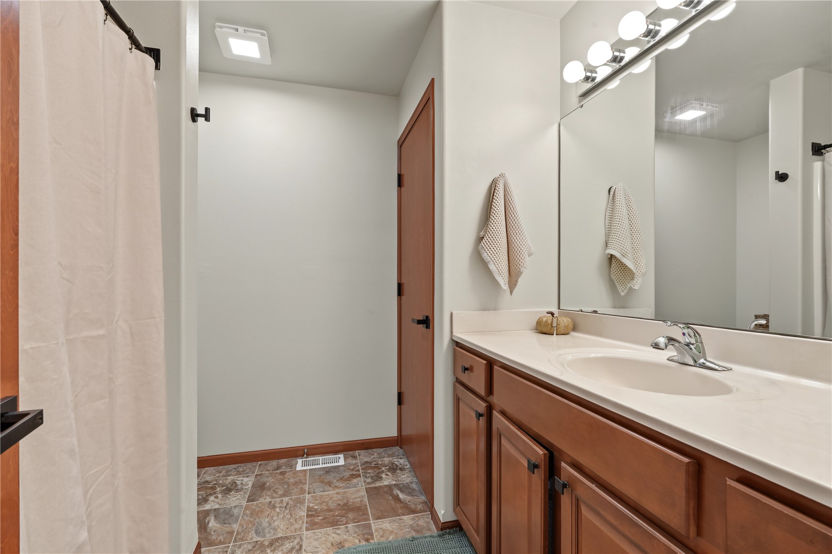 1507 Northgate Drive Ely IA 52227