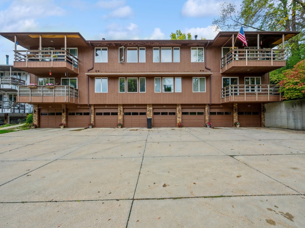 1733 Pike Peak Court Ne Cedar Rapids | Coldwell Banker Hedges Realty