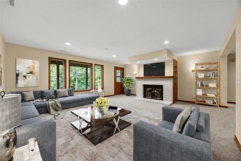 1585 Matterhorn Drive NE Cedar Rapids IA 52402