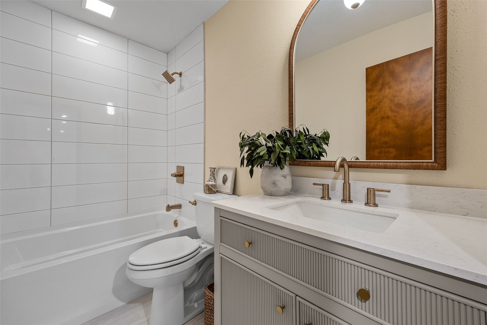 1585 Matterhorn Drive NE Cedar Rapids IA 52402