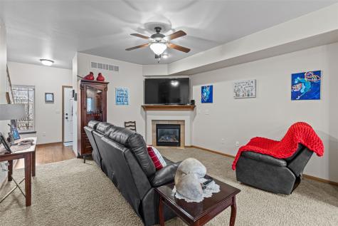 922 Ryan Court Iowa City IA 52246