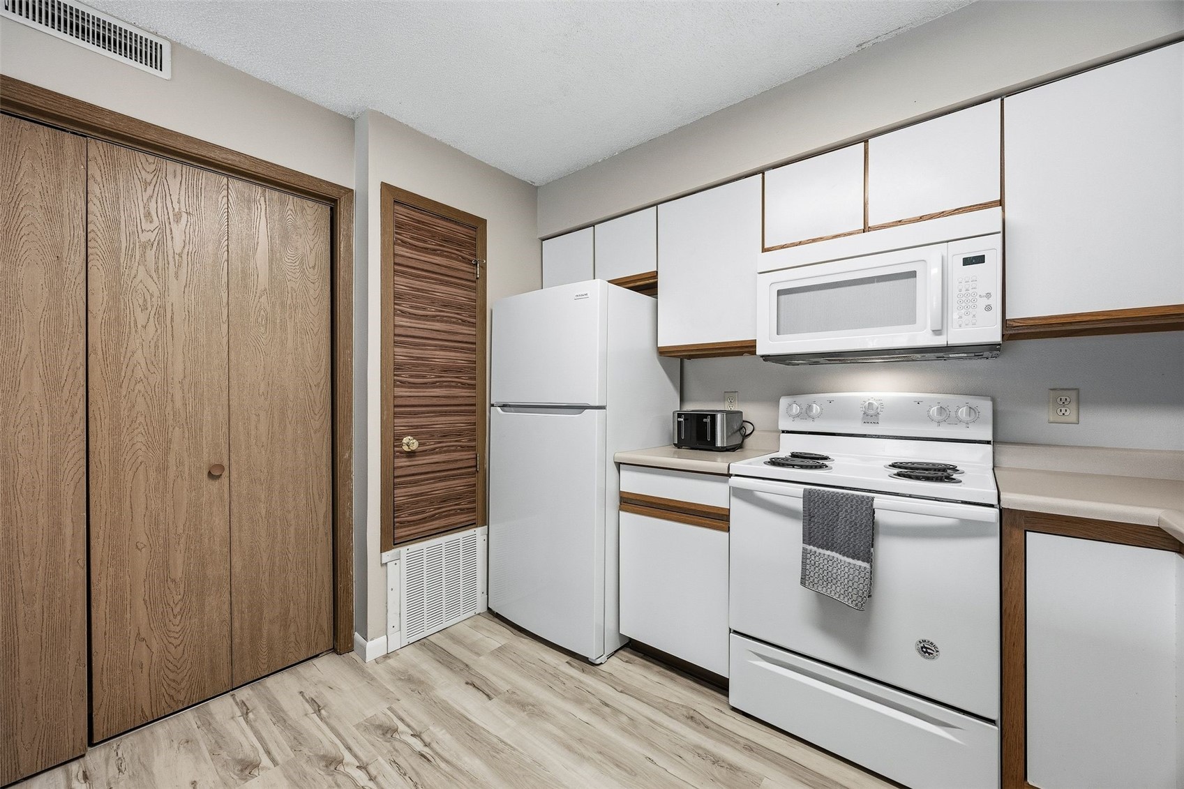86 Westside Drive Iowa City IA 52246