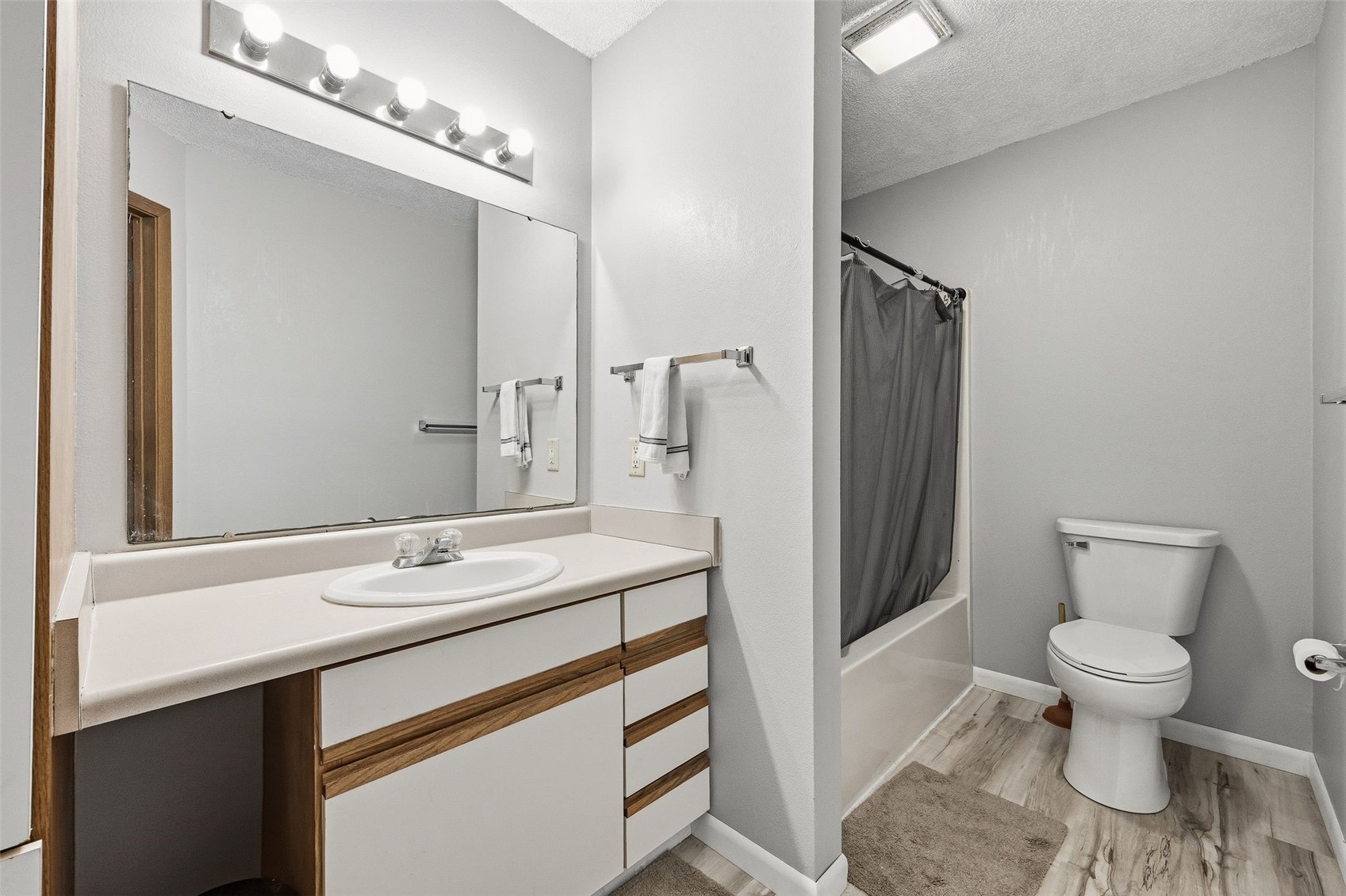 86 Westside Drive Iowa City IA 52246