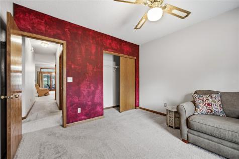 4425 Westchester Drive NE Cedar Rapids IA 52402