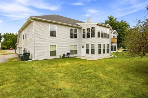 4425 Westchester Drive NE Cedar Rapids IA 52402