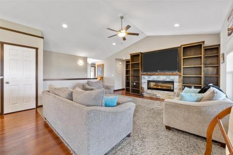 819 Heartland Court Fairfax IA 52228