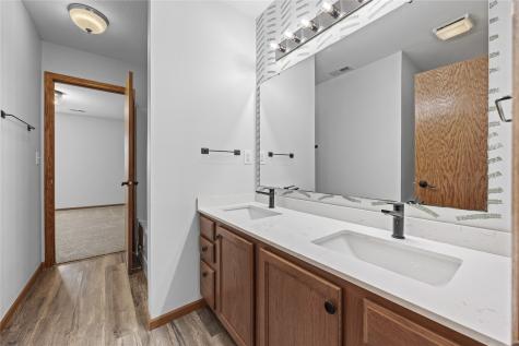 1472 Tower Lane Cedar Rapids IA 52402