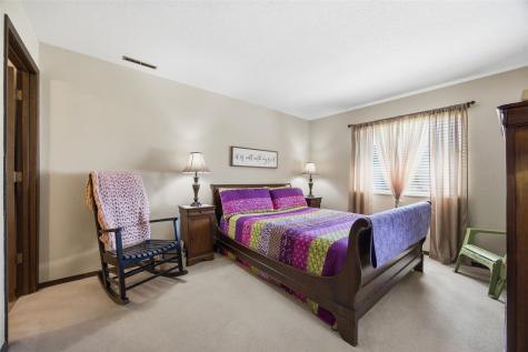 5712 Golden Court NE Cedar Rapids IA 52402