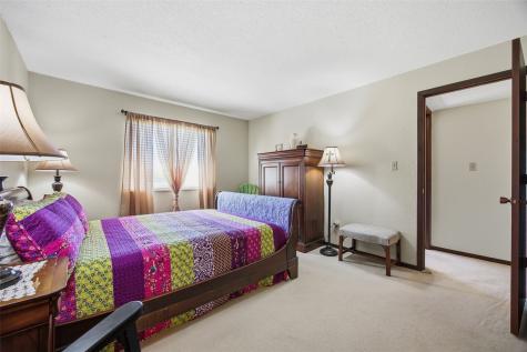 5712 Golden Court NE Cedar Rapids IA 52402