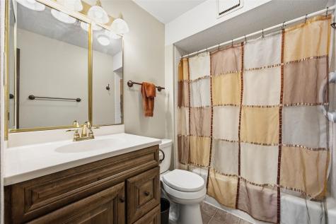 5712 Golden Court NE Cedar Rapids IA 52402